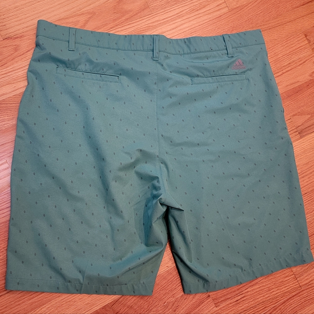 Adidas Ultimate365 Pine Cone Golf Shorts Men's Size 40 - Picture 3 of 8